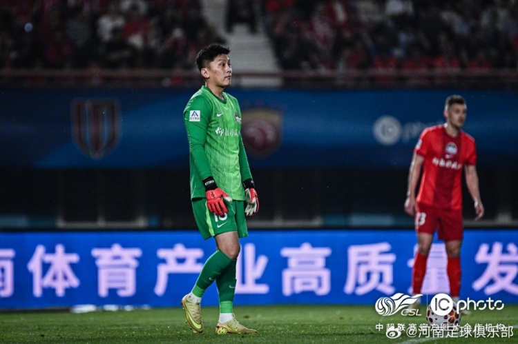 河南主場0-3完敗申花 點球+兩連擊鎖定勝局 河南主場0-3完敗申花 點球+兩連擊鎖定勝局