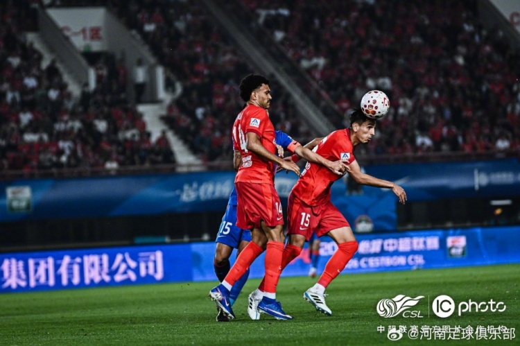 河南主場0-3完敗申花 點球+兩連擊鎖定勝局 河南主場0-3完敗申花 點球+兩連擊鎖定勝局
