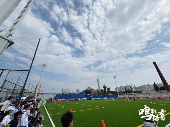 雙膝重建后正式簽約山西崇德榮海，艾沙江·庫(kù)爾班：目標(biāo)多踢比賽，向更高平臺(tái)邁進(jìn)