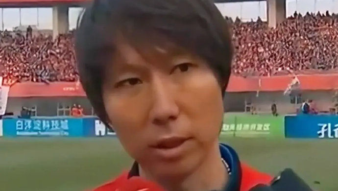 對話許小龍：36歲退役球員腹肌仍在 李鐵業(yè)務(wù)能力確實強(qiáng)但出事想不到