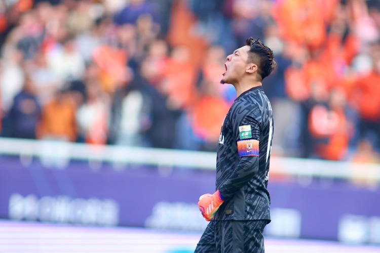 王大雷：變陣四后衛(wèi)效果不錯，泰山4-1終結(jié)申花
