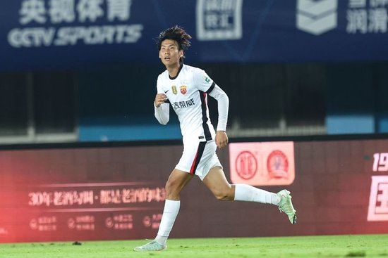 海港3-1客勝河南，李新翔連續(xù)進球+蒯紀聞助攻，年輕化改造收效