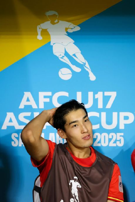 17歲布尼亞明跳五級(jí)入選U22：父親電話叮囑把握機(jī)會(huì)，目標(biāo)歐洲留洋