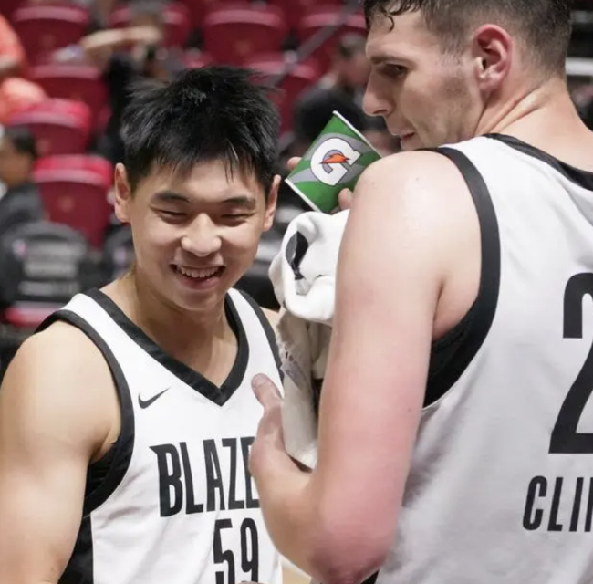 崔永熙：NBA訓(xùn)練連續(xù)3-4小時(shí)高強(qiáng)度，國(guó)內(nèi)球員難適應(yīng)