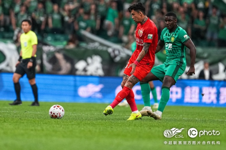 VAR三次介入 海港2-2客平國安 兩度領(lǐng)先均被扳平 VAR三次介入 海港2-2客平國安 兩度領(lǐng)先均被扳平
