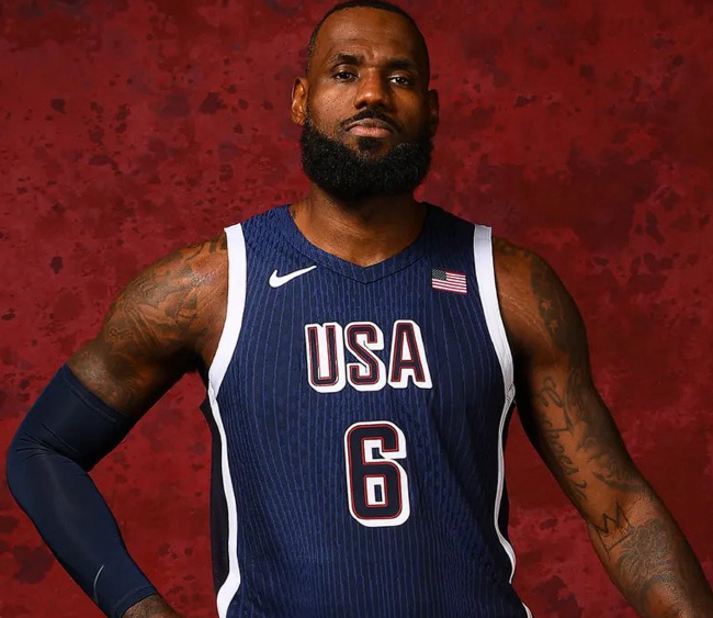 詹姆斯當選美國奧運代表團旗手，NBA本土球員首例