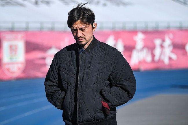 謝暉亞泰13個月：高開低走，口無遮攔下課