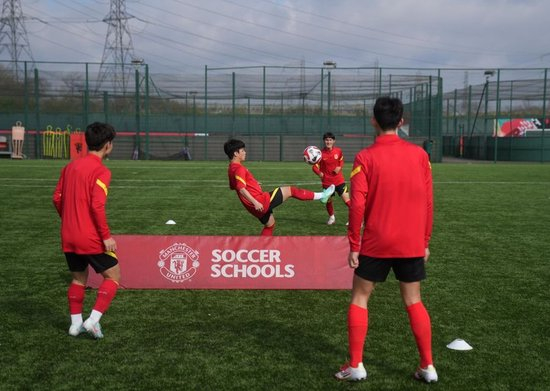 U15國少選拔隊英倫三周拉練：曼聯(lián)青訓(xùn)課程+四場梯隊友誼賽