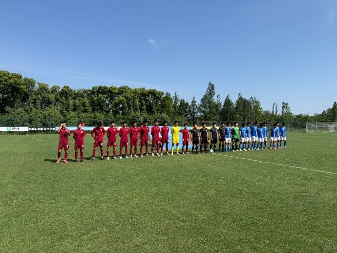 海港U17隊(duì)2:1麓山國(guó)際實(shí)驗(yàn)學(xué)校 楊思致遠(yuǎn)助攻穆海麥提首開(kāi)記錄