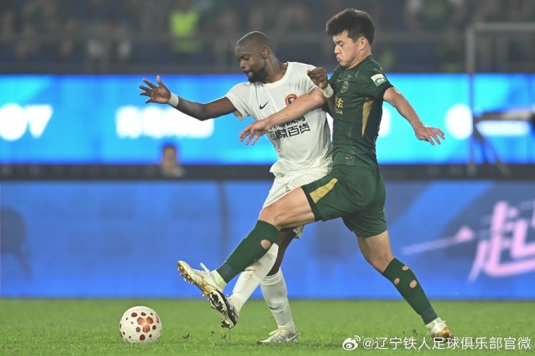 姆本扎帽子戲法 遼寧鐵人客場(chǎng)5-0橫掃浙江隊(duì)取客場(chǎng)首勝
