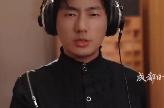 海來阿木為成都蓉城錄制《赤血忠魂》 助威曲已全平臺上線