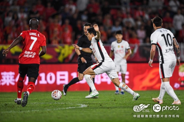 姆本扎+熱菲尼奧三分鐘兩球逆轉(zhuǎn)，海港客場(chǎng)2-3遭鐵人楠波灣絕殺