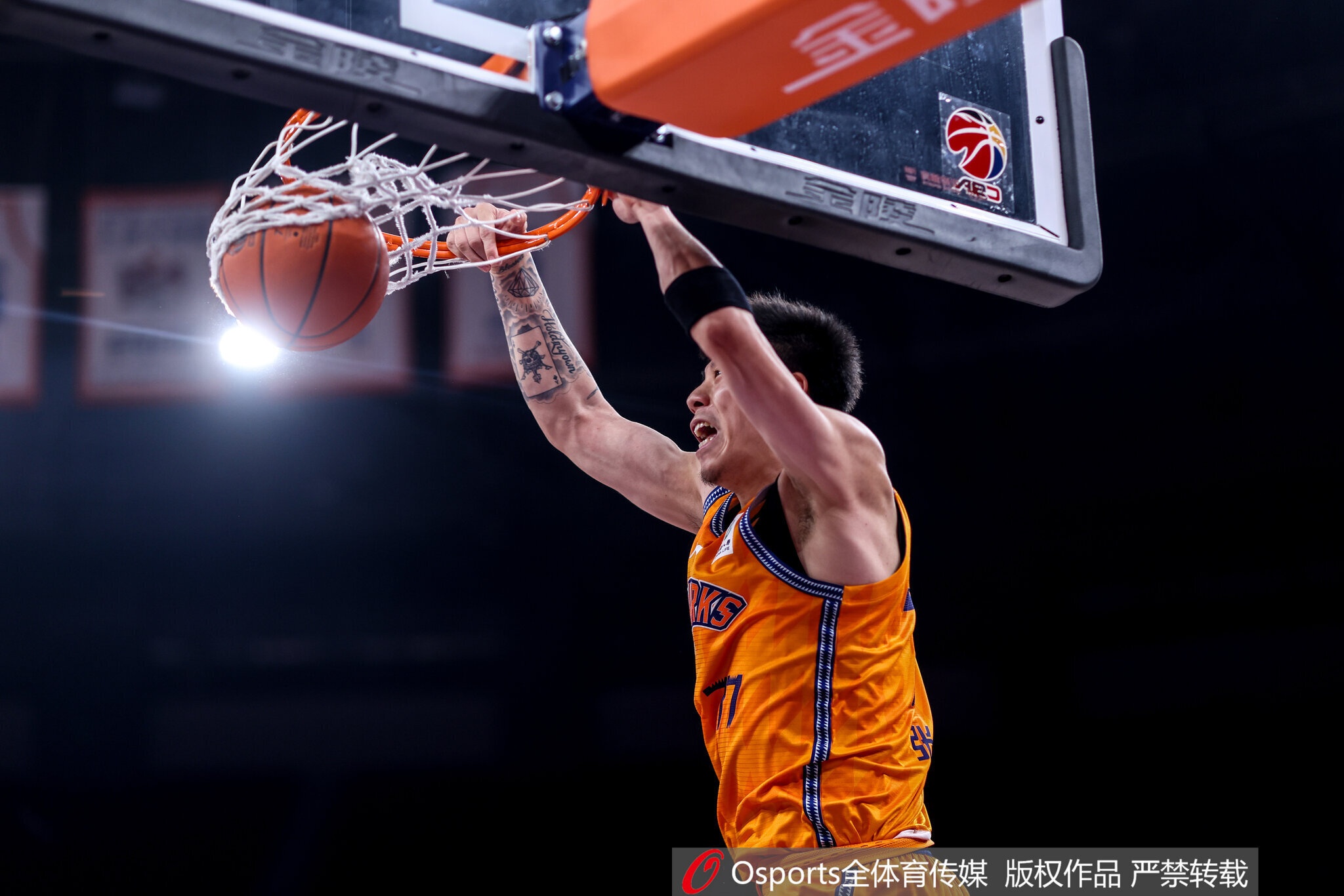 張鎮(zhèn)麟總決賽出色表現(xiàn)未換回國隊征召 男籃集訓名單引爭議