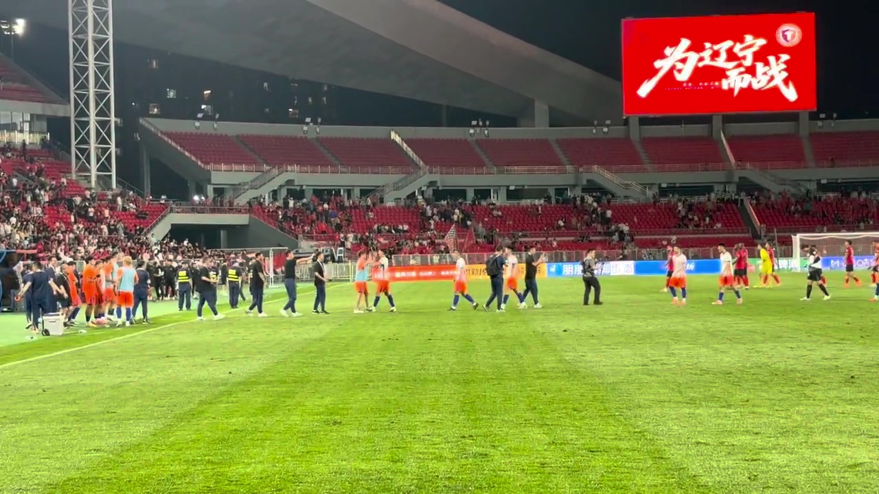 澤卡2射1傳，泰山客場5-1橫掃遼寧鐵人，賽后與遠征軍互動
