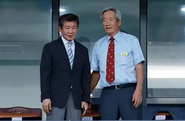 從英雄到罪人：洪明甫辭職背后的韓國(guó)足壇派系清算