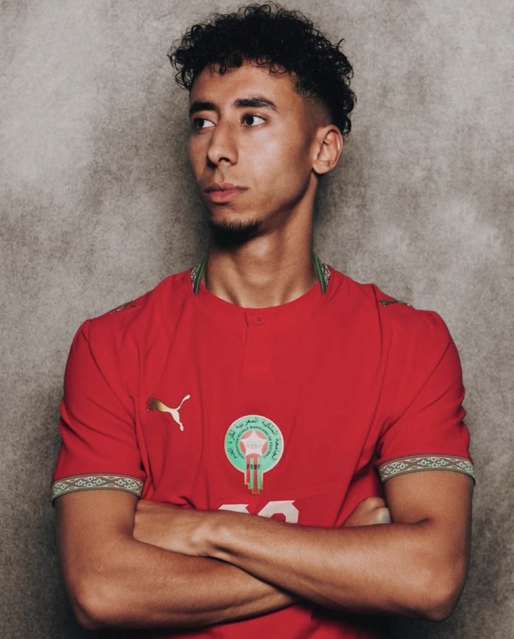 摩洛哥點球淘汰荷蘭 薩拉赫-埃?。汉商m變陣五后衛(wèi)出乎意料