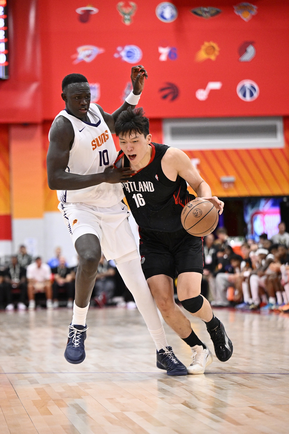 美媒評楊瀚森夏聯(lián)對位:力量對抗遭馬盧阿奇完爆 21歲合同僅一年保障