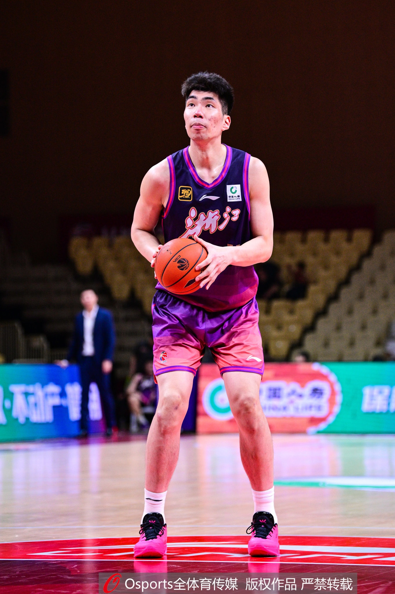 余嘉豪結束留洋回歸浙江，西乙場均9+5遭媒體人質疑
