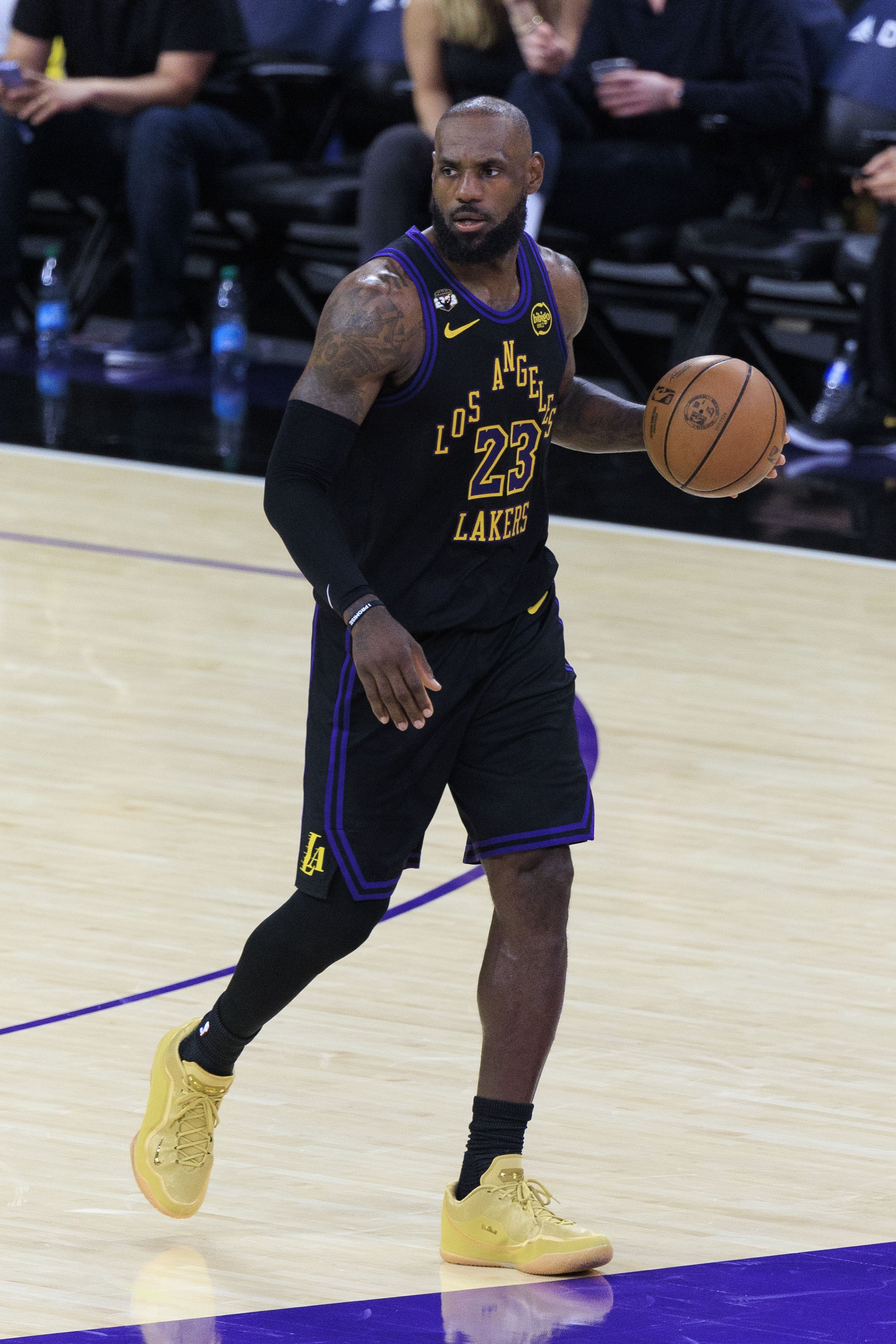 Shams：8-10名自由球員等待勒布朗決定 德羅贊追夢哈登比爾在列