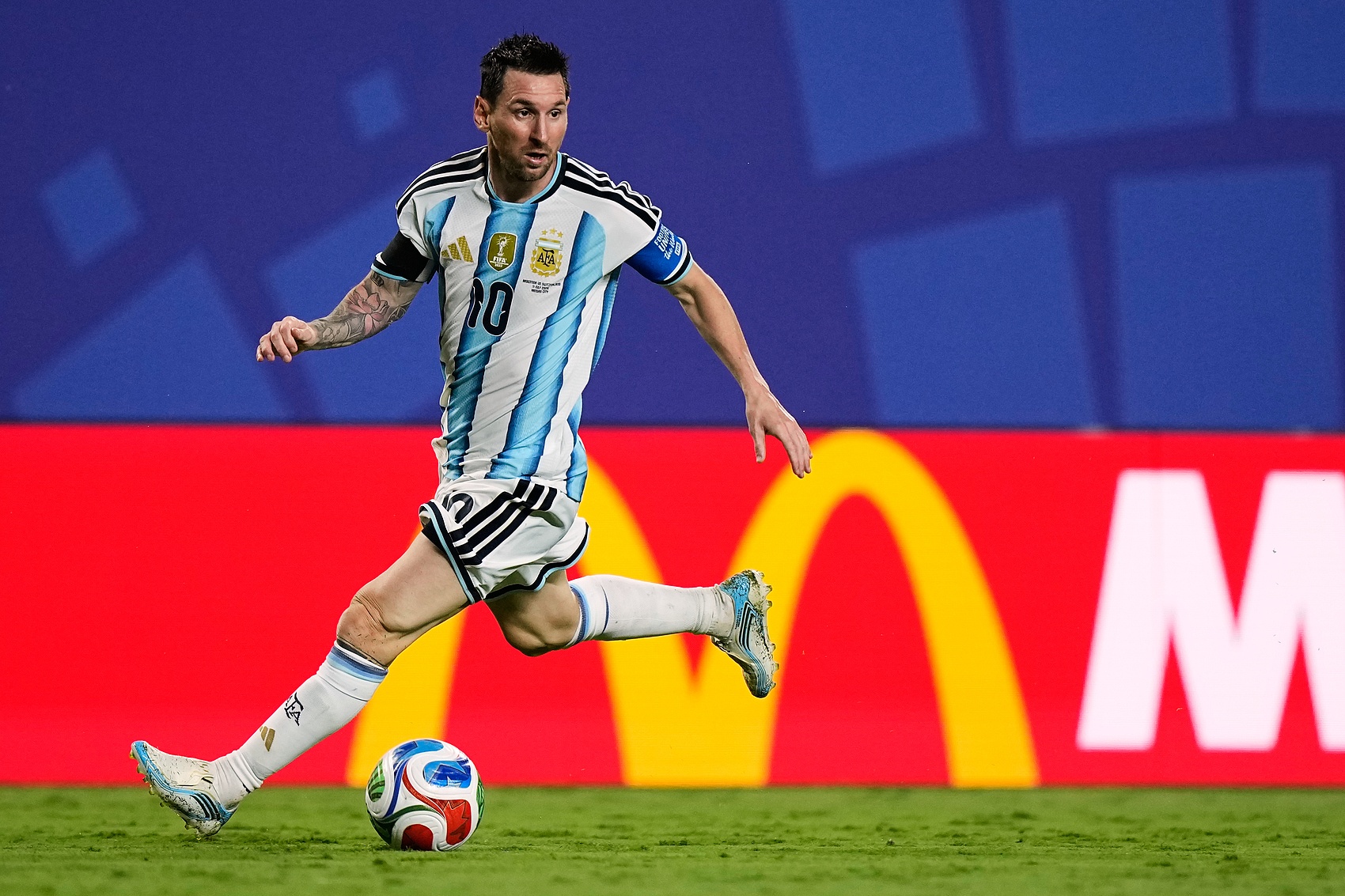 FIFA實(shí)力榜：姆巴佩進(jìn)攻第一 梅西創(chuàng)造力登頂 羅德里防守稱王