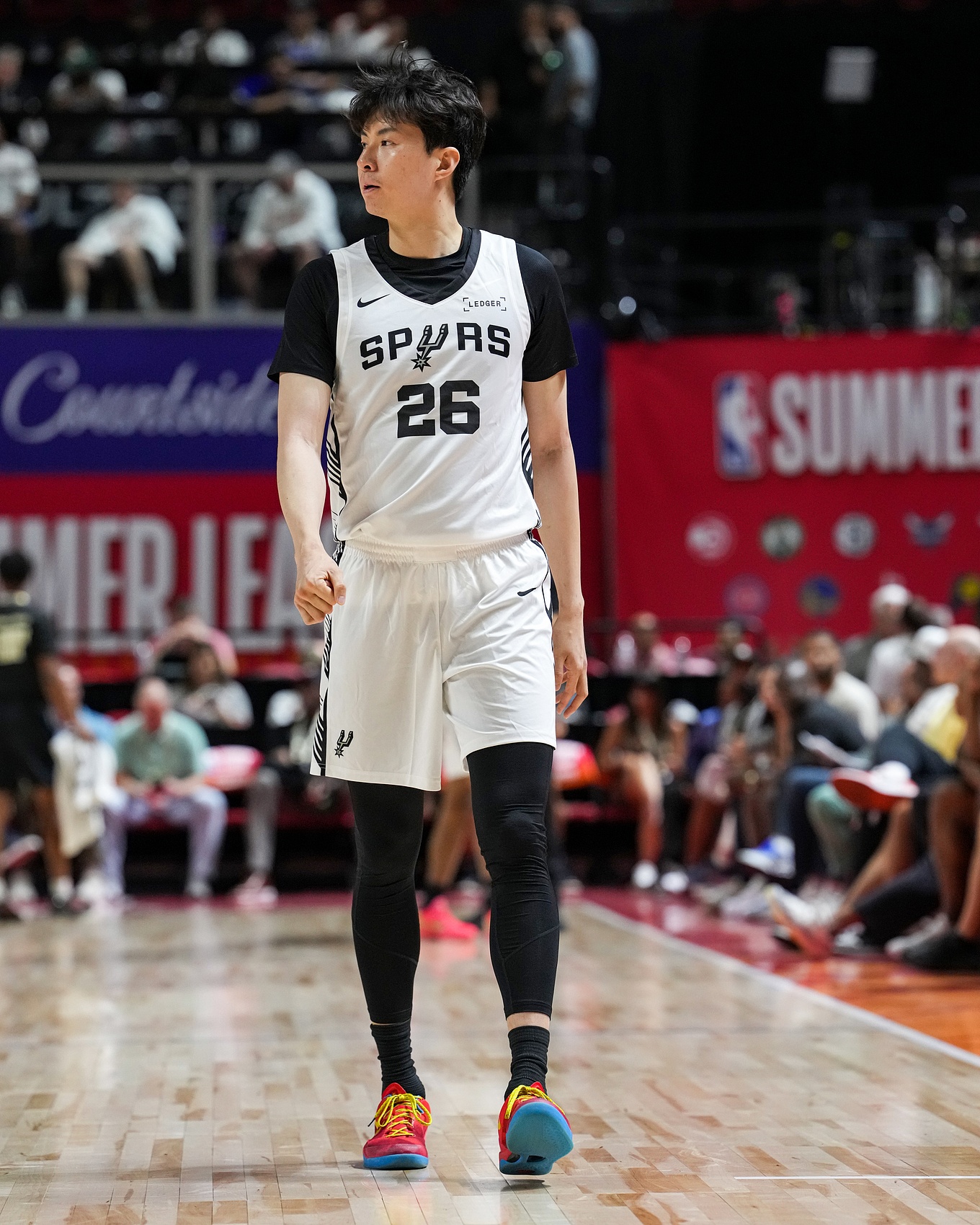 李賢重三分5中3填滿數(shù)據(jù)欄 馬刺夏聯(lián)86-81勝太陽(yáng)
