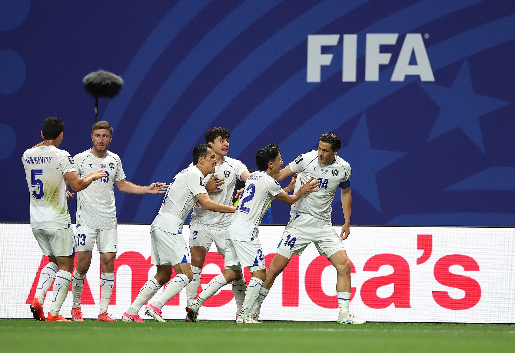 FIFA官方公布世界杯最佳進球12候選：費蘭決賽絕殺領銜，梅西姆巴佩在列