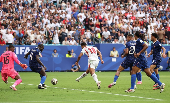 FIFA官方公布世界杯最佳進球12候選：費蘭決賽絕殺領銜，梅西姆巴佩在列