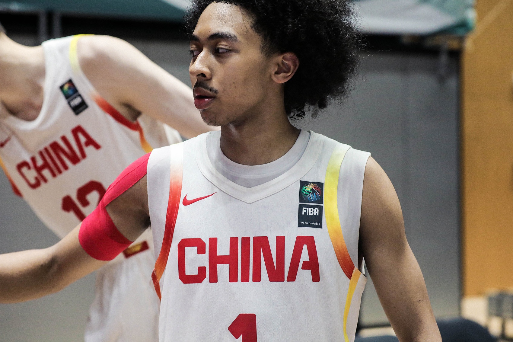 朱正：FIBA首秀緊張到跳球 三分命中后找到節(jié)奏 不在意身高質(zhì)疑