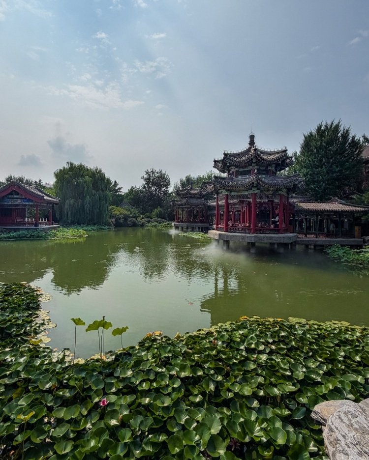 佩德里中國行社媒曬照 北京長城兩站打卡