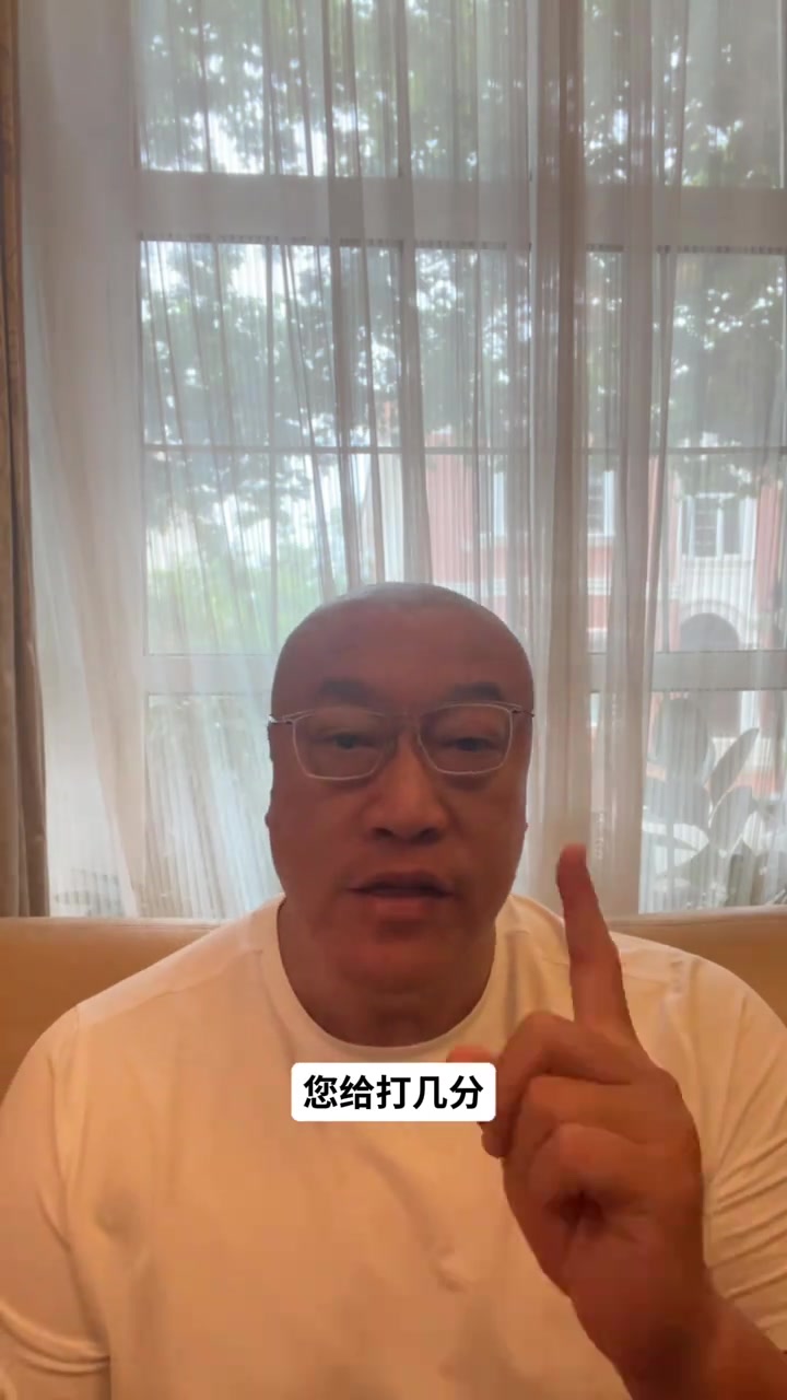 詹姆斯兩年800萬(wàn)加盟76人 馬?。航裣牟僮鳚M分